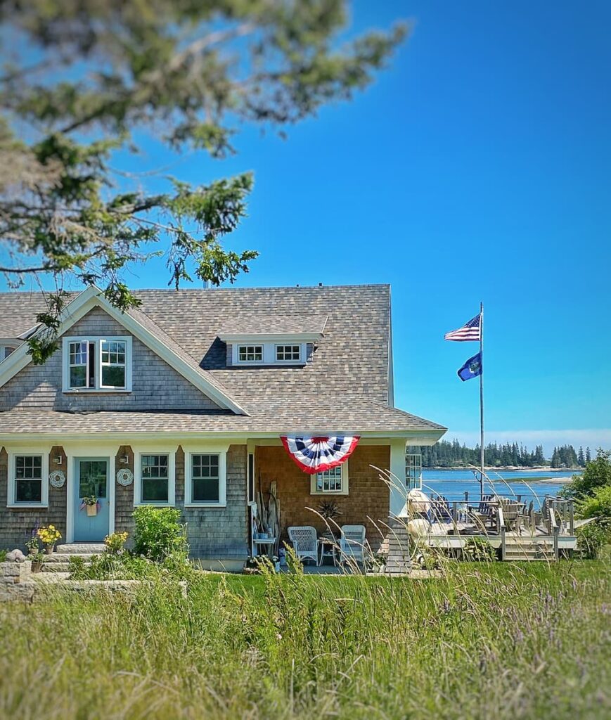 Coastal Maine cottage with patriotic decor