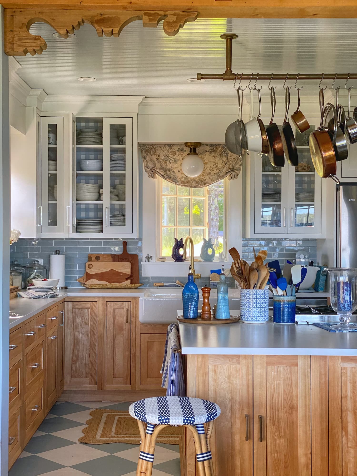 Coastal Kitchen Ideas 2023  : Transform Your Cooking Space with Refreshing Coastal Vibes!