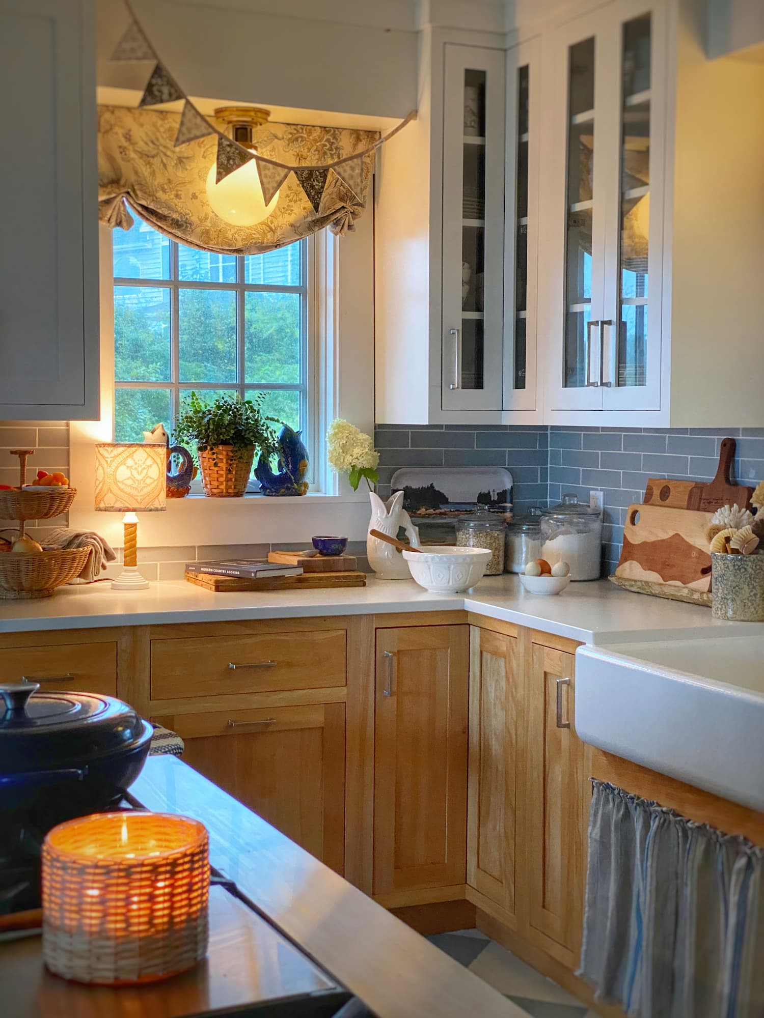 https://mollyinmaine.com/wp-content/uploads/2023/09/4-Easy-Ways-To-Add-Cozy-Charm-To-Your-Kitchen-This-Fall-12.jpg