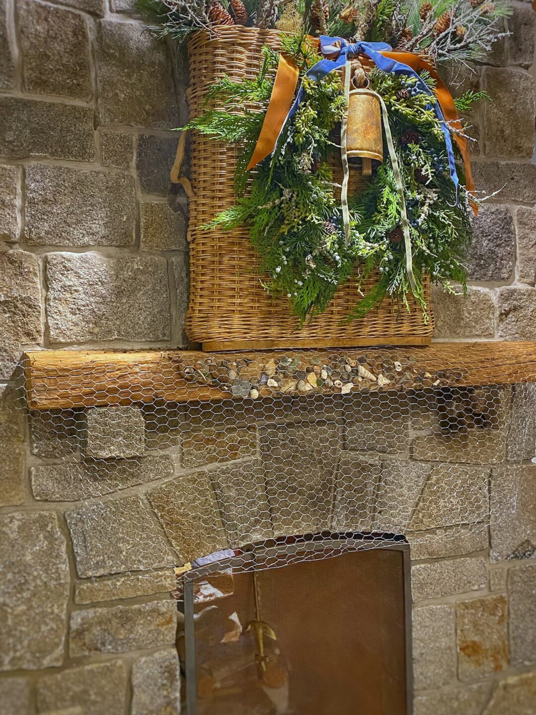 My Holiday Mantel | How To Get That "Wow" Full-Garland Look - Molly In ...