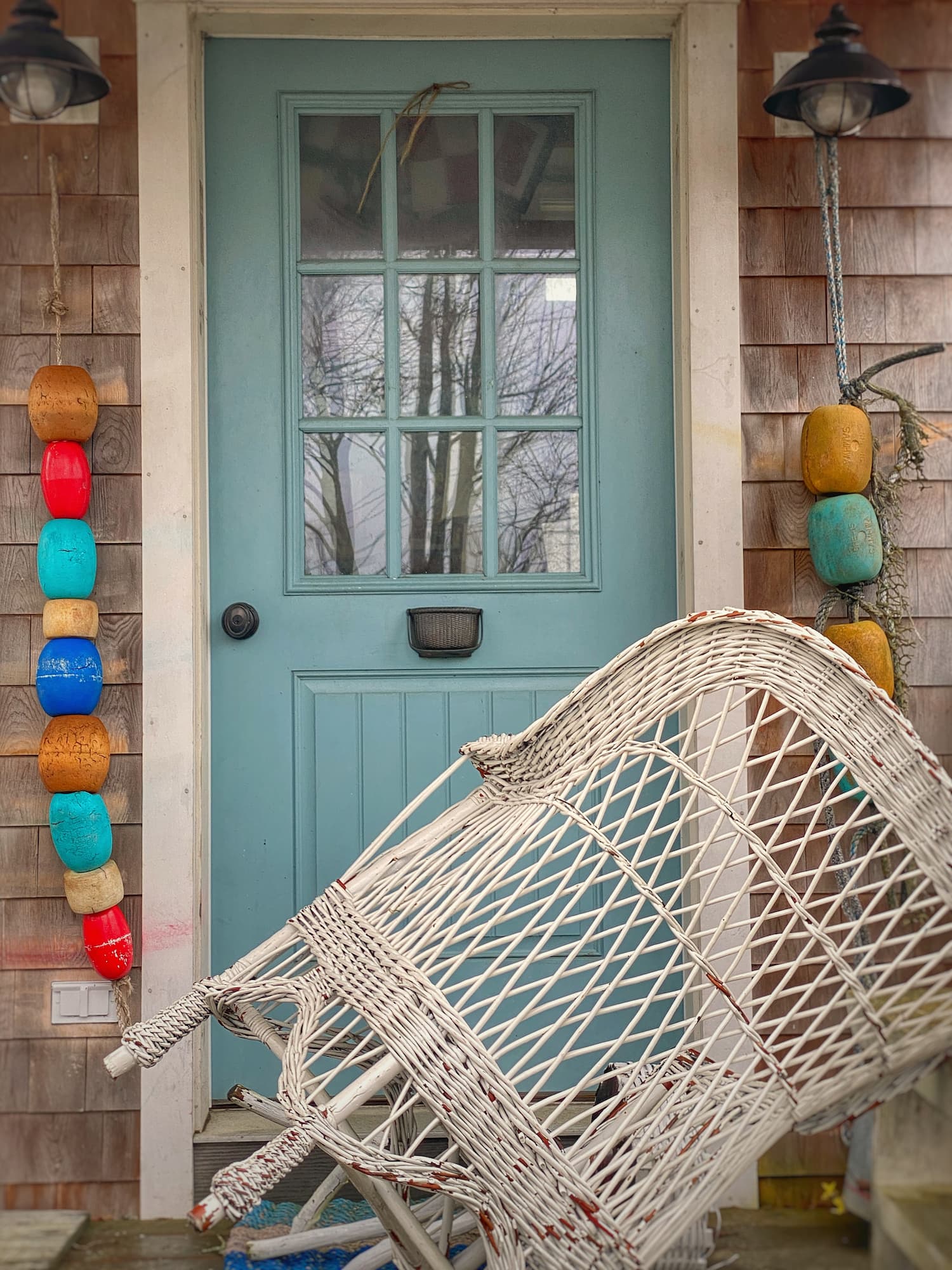 A Spring Bed Nook Refresh Inspires Sweet Dreams For Guests - Molly in Maine