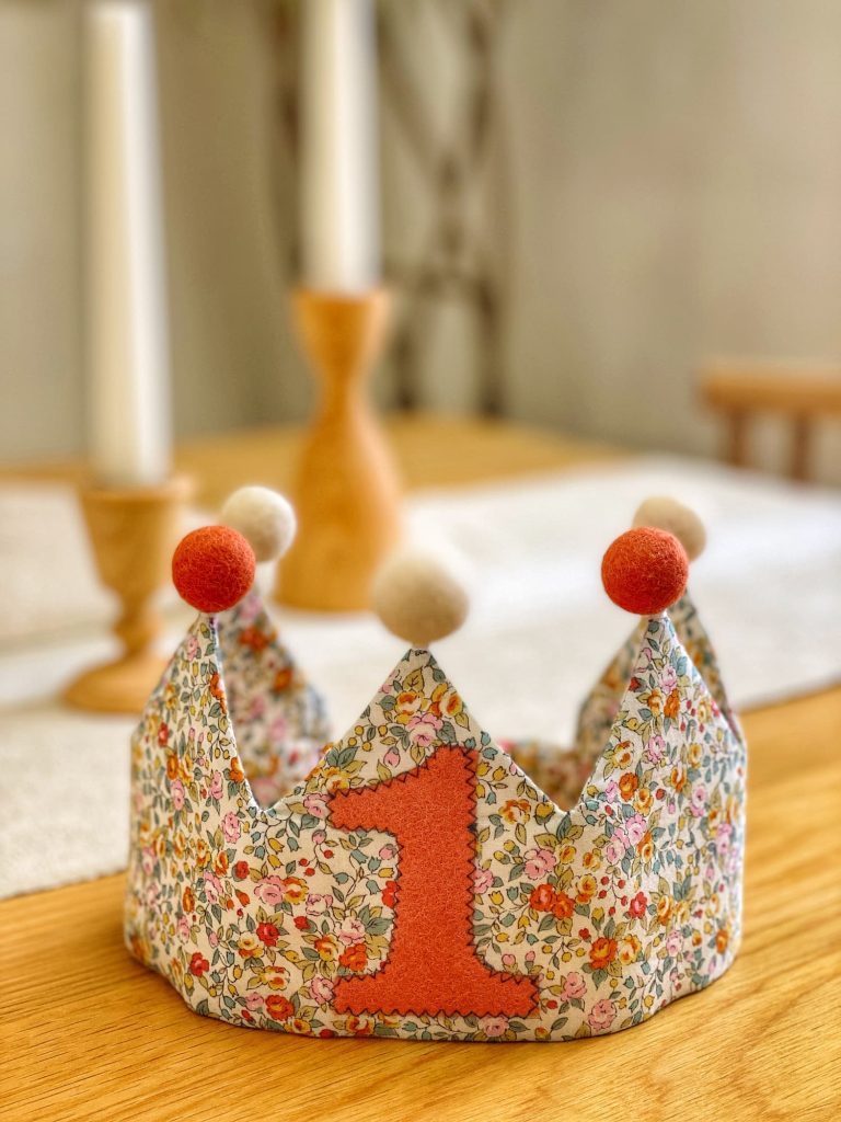 How to sew a child's personalized fabric birthday crown