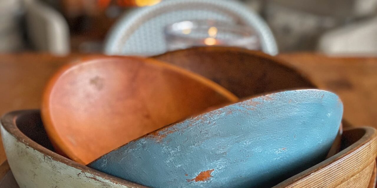 How I Stack Wooden Bowls to Add Cozy Texture and Color for Fall