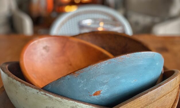 How I Stack Wooden Bowls to Add Cozy Texture and Color for Fall